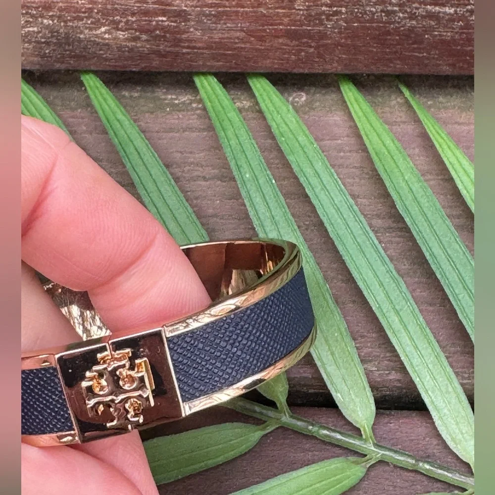 Tory Burch Icon Bracelet navy & Gold new